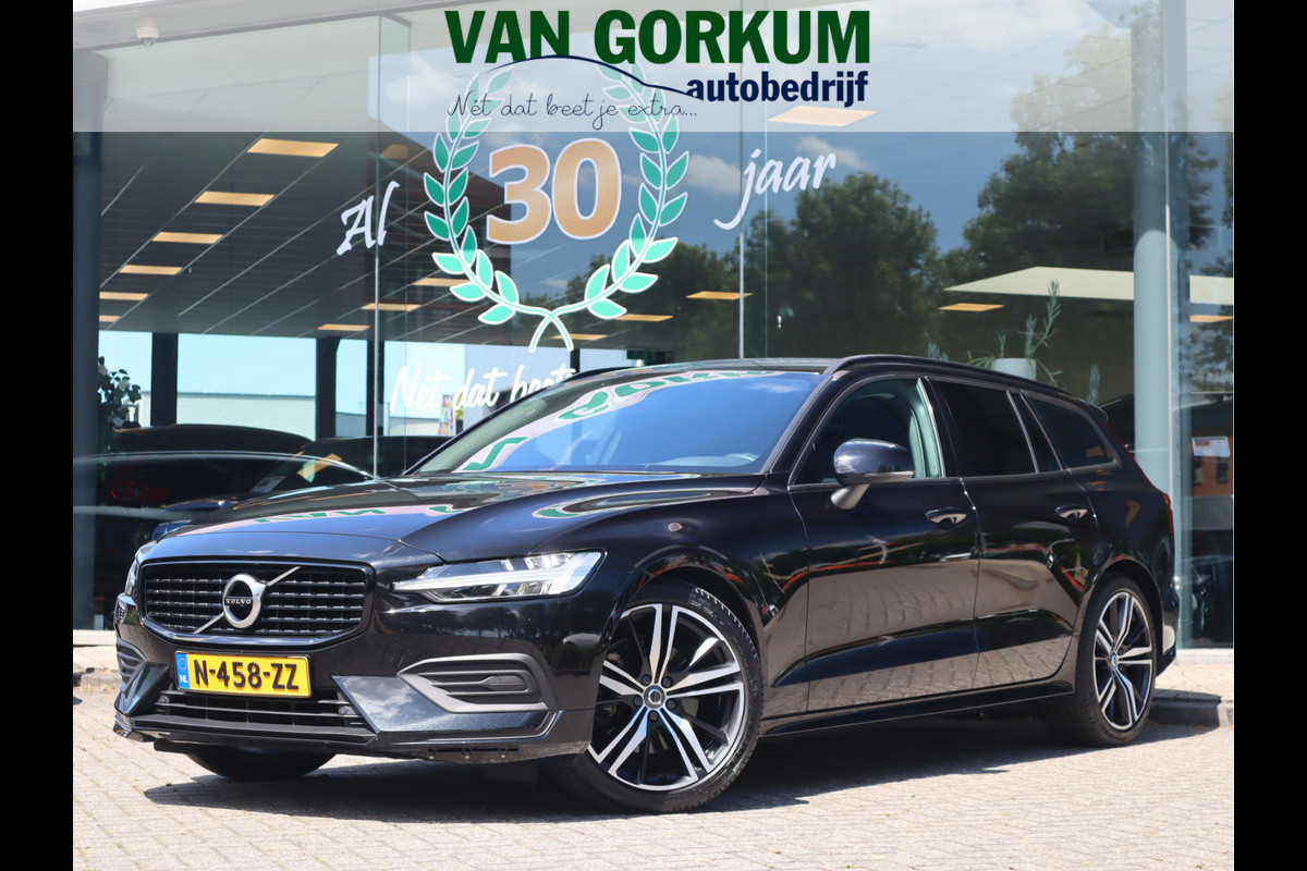 Volvo V60 2.0 B3 Momentum / Bodykit / Sportstoelen Volvo V60 2.0 B3 Momentum / Bodykit / Sportstoelen