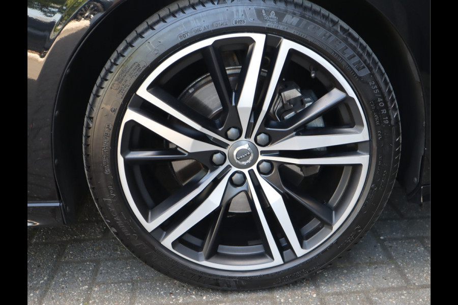 Volvo V60 2.0 B3 Momentum / Bodykit / Sportstoelen