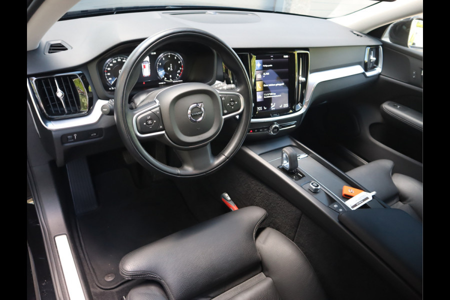 Volvo V60 2.0 B3 Momentum / Bodykit / Sportstoelen