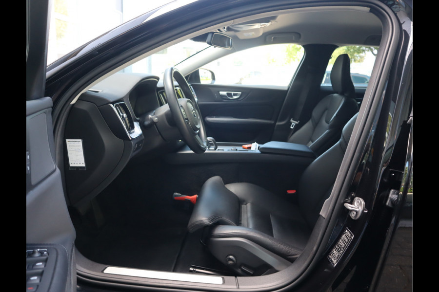 Volvo V60 2.0 B3 Momentum / Bodykit / Sportstoelen