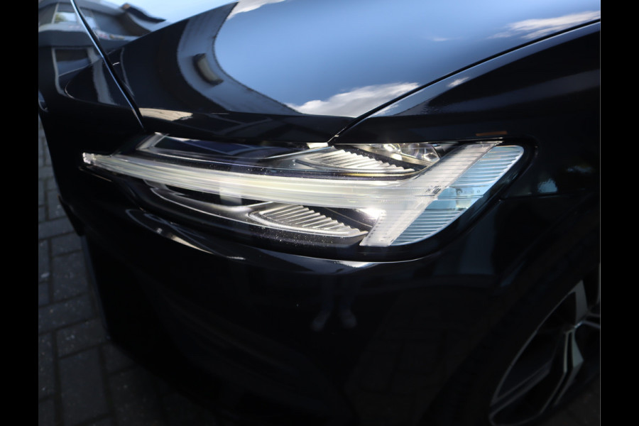 Volvo V60 2.0 B3 Momentum / Bodykit / Sportstoelen
