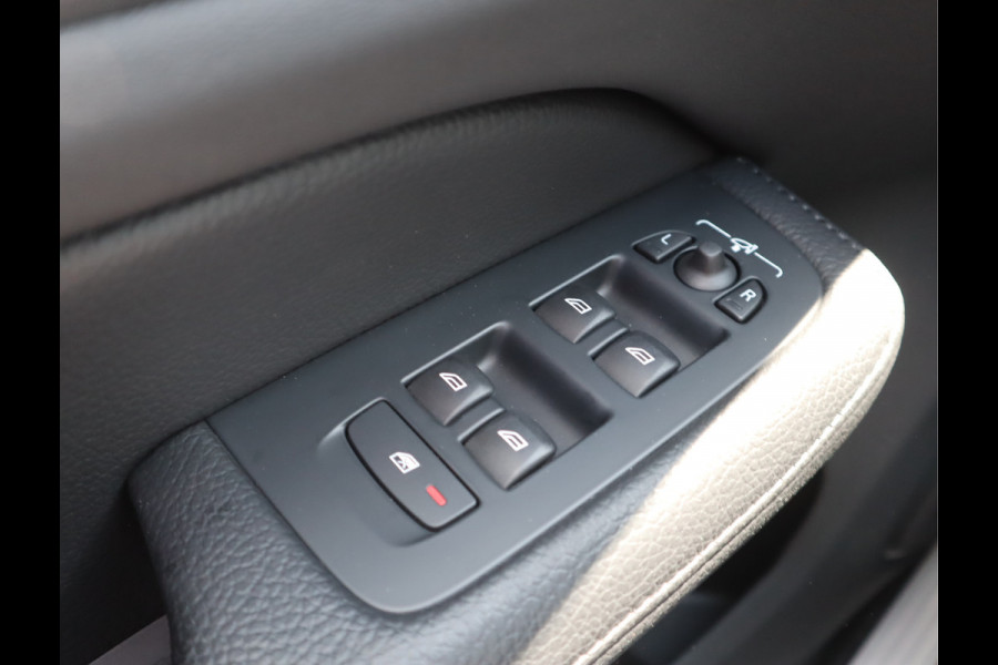 Volvo V60 2.0 B3 Momentum / Bodykit / Sportstoelen