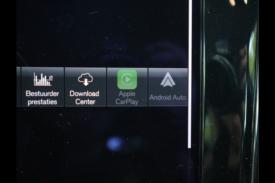 Volvo V60 2.0 B3 Momentum / Bodykit / Sportstoelen