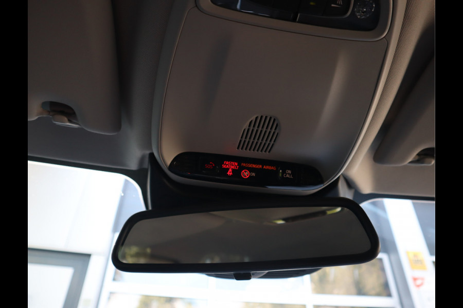 Volvo V60 2.0 B3 Momentum / Bodykit / Sportstoelen