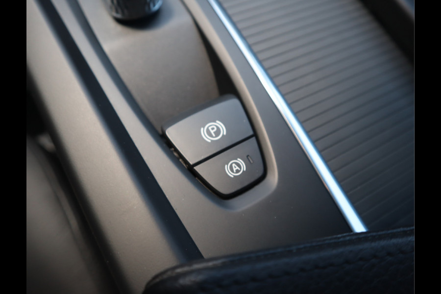 Volvo V60 2.0 B3 Momentum / Bodykit / Sportstoelen