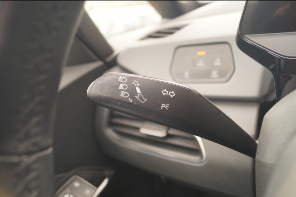 Volkswagen ID.3 Life 58kWh -NAVI-ECC-PDC- Volkswagen ID.3 Life 58kWh -NAVI-ECC-PDC-