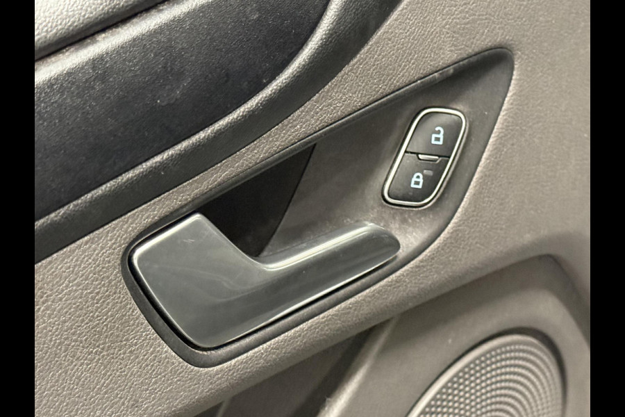 Ford Transit Custom 280 2.0 TDCI L1H1 Trend Airco Bluetooth Navi 3zits Trekhaak PDC Ford Transit Custom 280 2.0 TDCI L1H1 Trend Airco Bluetooth Navi 3zits Trekhaak PDC