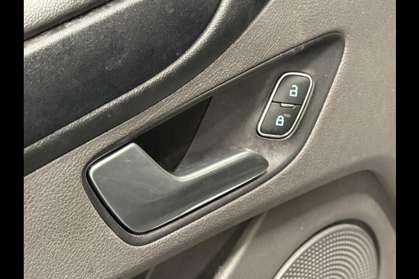 Ford Transit Custom 280 2.0 TDCI L1H1 Trend Airco Bluetooth Navi 3zits Trekhaak PDC Ford Transit Custom 280 2.0 TDCI L1H1 Trend Airco Bluetooth Navi 3zits Trekhaak PDC