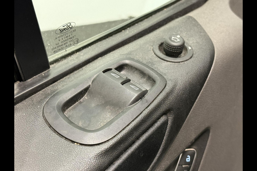 Ford Transit Custom 280 2.0 TDCI L1H1 Trend Airco Bluetooth Navi 3zits Trekhaak PDC Ford Transit Custom 280 2.0 TDCI L1H1 Trend Airco Bluetooth Navi 3zits Trekhaak PDC