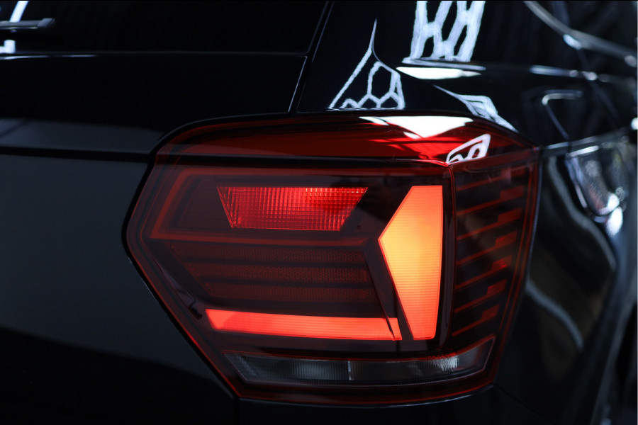 Volkswagen Polo 1.0 MPI BEATS | BEATS Interieur | BEATS Audio | sportive striping | CarPlay | Half-Leer bekleding | Unieke BEATS uitvoering |