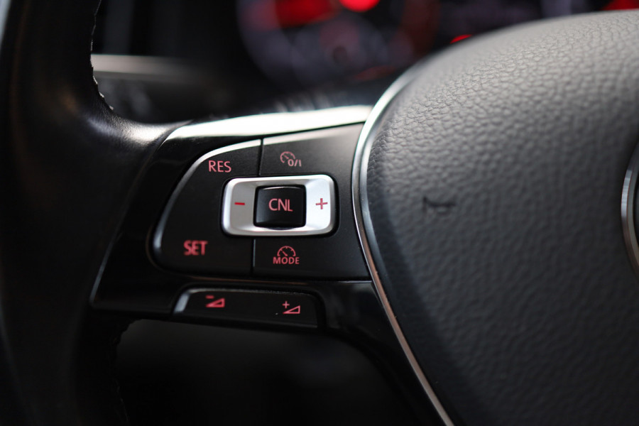 Volkswagen Polo 1.0 MPI BEATS | BEATS Interieur | BEATS Audio | sportive striping | CarPlay | Half-Leer bekleding | Unieke BEATS uitvoering |