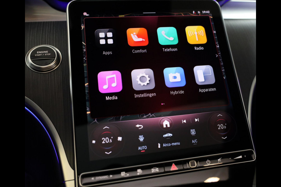 Mercedes-Benz CLE Coupé 300 e AMG Line / Head Up / 360 Camera / Acc / Lane Assist / BURMESTER / Elek Stoelen / Memory / Pano / 20