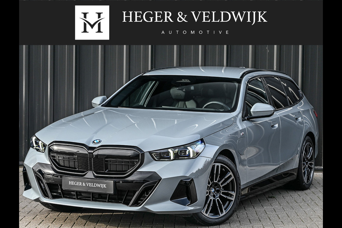 BMW 5 Serie Touring 530e xDrive M-SPORT | 360 CAMERA | ICONIC GRILL | HEAD-UP | ADAPTIVE LED | AMBIANCE VERLICHTING | COMFORT ACCESS | ADAPT BMW 5 Serie Touring 530e xDrive M-SPORT | 360 CAMERA | ICONIC GRILL | HEAD-UP | ADAPTIVE LED | AMBIANCE VERLICHTING | COMFORT ACCESS | ADAPT