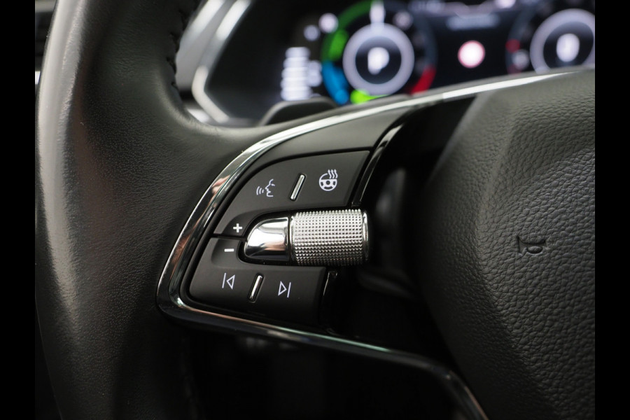 Škoda Superb Combi 1.4 TSI iV 218PK Style | Leder | Trekhaak | Adaptive Cruise | Virtual | Keyless | Memory | Carplay Škoda Superb Combi 1.4 TSI iV 218PK Style | Leder | Trekhaak | Adaptive Cruise | Virtual | Keyless | Memory | Carplay