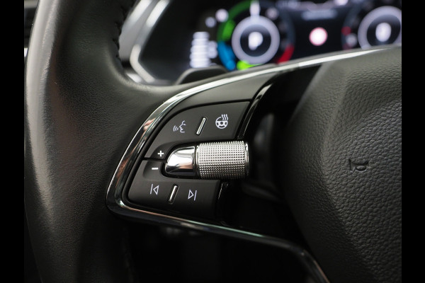 Škoda Superb Combi 1.4 TSI iV 218PK Style | Leder | Trekhaak | Adaptive Cruise | Virtual | Keyless | Memory | Carplay Škoda Superb Combi 1.4 TSI iV 218PK Style | Leder | Trekhaak | Adaptive Cruise | Virtual | Keyless | Memory | Carplay