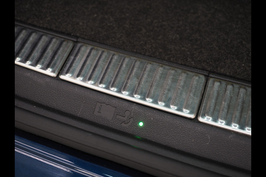 Škoda Superb Combi 1.4 TSI iV 218PK Style | Leder | Trekhaak | Adaptive Cruise | Virtual | Keyless | Memory | Carplay Škoda Superb Combi 1.4 TSI iV 218PK Style | Leder | Trekhaak | Adaptive Cruise | Virtual | Keyless | Memory | Carplay