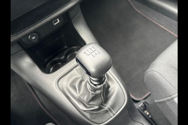 Citroën C3 1.2 PureTech C-Series 110pk | Rijklaar geleverd incl 12 maanden BOVAG garantie! |