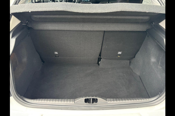 Citroën C3 1.2 PureTech C-Series 110pk | Rijklaar geleverd incl 12 maanden BOVAG garantie! |
