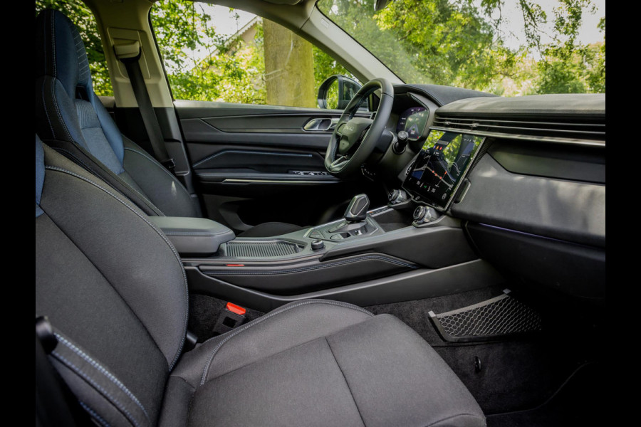 Lynk & Co 01 1.5 Plug-In Hybrid 262pk BLACKED OUT | 360 Camera | Panoramadak