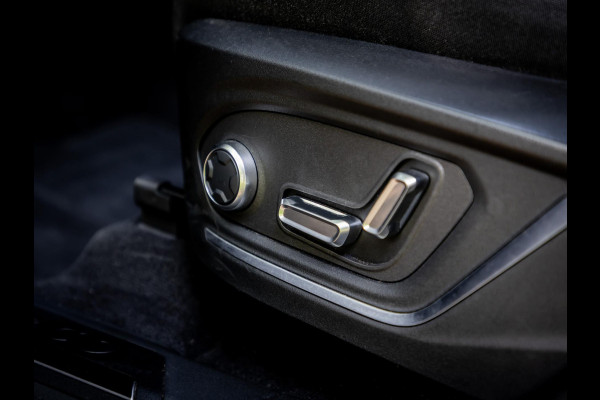 Lynk & Co 01 1.5 Plug-In Hybrid 262pk BLACKED OUT | 360 Camera | Panoramadak