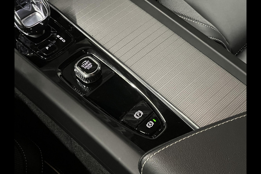 Volvo XC60 B4 Plus Dark Adapt. cruise | Stoel-/Stuurverwarming | Pilot assist | Memory seats | Google Maps | Carplay Volvo XC60 B4 Plus Dark Adapt. cruise | Stoel-/Stuurverwarming | Pilot assist | Memory seats | Google Maps | Carplay