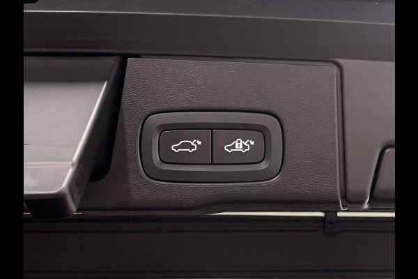 Volvo XC60 B4 Plus Dark Adapt. cruise | Stoel-/Stuurverwarming | Pilot assist | Memory seats | Google Maps | Carplay Volvo XC60 B4 Plus Dark Adapt. cruise | Stoel-/Stuurverwarming | Pilot assist | Memory seats | Google Maps | Carplay