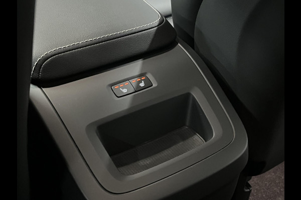 Volvo XC60 B4 Plus Dark Adapt. cruise | Stoel-/Stuurverwarming | Pilot assist | Memory seats | Google Maps | Carplay Volvo XC60 B4 Plus Dark Adapt. cruise | Stoel-/Stuurverwarming | Pilot assist | Memory seats | Google Maps | Carplay
