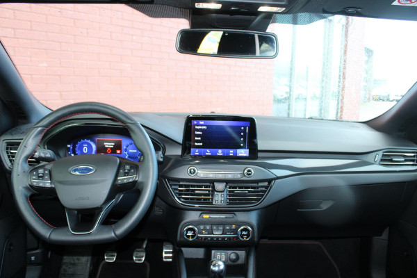 Ford FOCUS Wagon 1.0 EcoBoost Hybrid ST Line X 155pk | Winter Pack | AGR-stoelen | Bang&Olufsen | Adaptive LED | Adaptive cruise control | Elektrische achterklep | Achteruitrijcamera Ford FOCUS Wagon 1.0 EcoBoost Hybrid ST Line X 155pk | Winter Pack | AGR-stoelen | Bang&Olufsen | Adaptive LED | Adaptive cruise control | Elektrische achterklep | Achteruitrijcamera