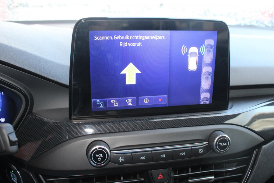 Ford FOCUS Wagon 1.0 EcoBoost Hybrid ST Line X 155pk | Winter Pack | AGR-stoelen | Bang&Olufsen | Adaptive LED | Adaptive cruise control | Elektrische achterklep | Achteruitrijcamera Ford FOCUS Wagon 1.0 EcoBoost Hybrid ST Line X 155pk | Winter Pack | AGR-stoelen | Bang&Olufsen | Adaptive LED | Adaptive cruise control | Elektrische achterklep | Achteruitrijcamera