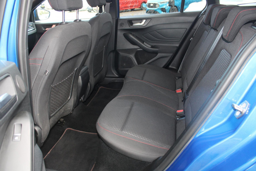 Ford FOCUS Wagon 1.0 EcoBoost Hybrid ST Line X 155pk | Winter Pack | AGR-stoelen | Bang&Olufsen | Adaptive LED | Adaptive cruise control | Elektrische achterklep | Achteruitrijcamera Ford FOCUS Wagon 1.0 EcoBoost Hybrid ST Line X 155pk | Winter Pack | AGR-stoelen | Bang&Olufsen | Adaptive LED | Adaptive cruise control | Elektrische achterklep | Achteruitrijcamera