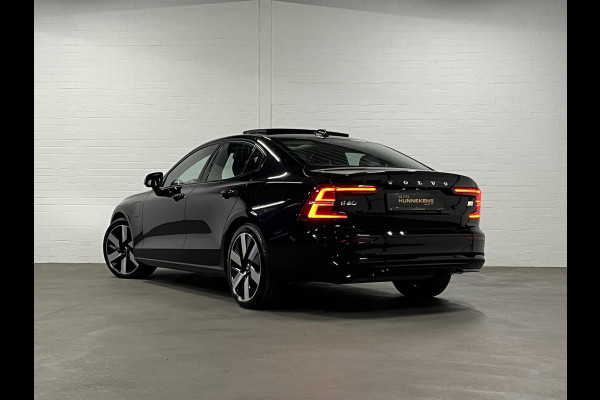 Volvo S60 2.0 Recharge T8 AWD Ultimate Dark *455 PK* | Massage | Open dak | Bowers & Wilkins | Adapt. cruise | Stoelventilatie & Stoelverwarming Volvo S60 2.0 Recharge T8 AWD Ultimate Dark *455 PK* | Massage | Open dak | Bowers & Wilkins | Adapt. cruise | Stoelventilatie & Stoelverwarming