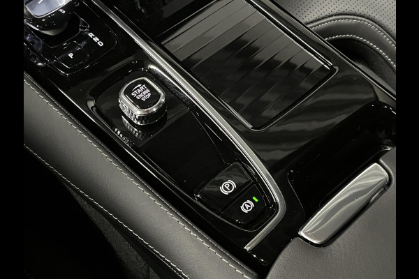 Volvo S60 2.0 Recharge T8 AWD Ultimate Dark *455 PK* | Massage | Open dak | Bowers & Wilkins | Adapt. cruise | Stoelventilatie & Stoelverwarming Volvo S60 2.0 Recharge T8 AWD Ultimate Dark *455 PK* | Massage | Open dak | Bowers & Wilkins | Adapt. cruise | Stoelventilatie & Stoelverwarming