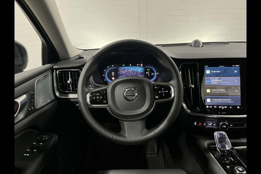 Volvo S60 2.0 Recharge T8 AWD Ultimate Dark *455 PK* | Massage | Open dak | Bowers & Wilkins | Adapt. cruise | Stoelventilatie & Stoelverwarming Volvo S60 2.0 Recharge T8 AWD Ultimate Dark *455 PK* | Massage | Open dak | Bowers & Wilkins | Adapt. cruise | Stoelventilatie & Stoelverwarming