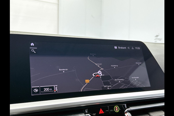 BMW 3-serie 320i Executive Edition(NL-auto, Dealer onderH, Navi Prof, StoelV, Sportstoelen, Parkeerhulp, Etc) BMW 3-serie 320i Executive Edition(NL-auto, Dealer onderH, Navi Prof, StoelV, Sportstoelen, Parkeerhulp, Etc)