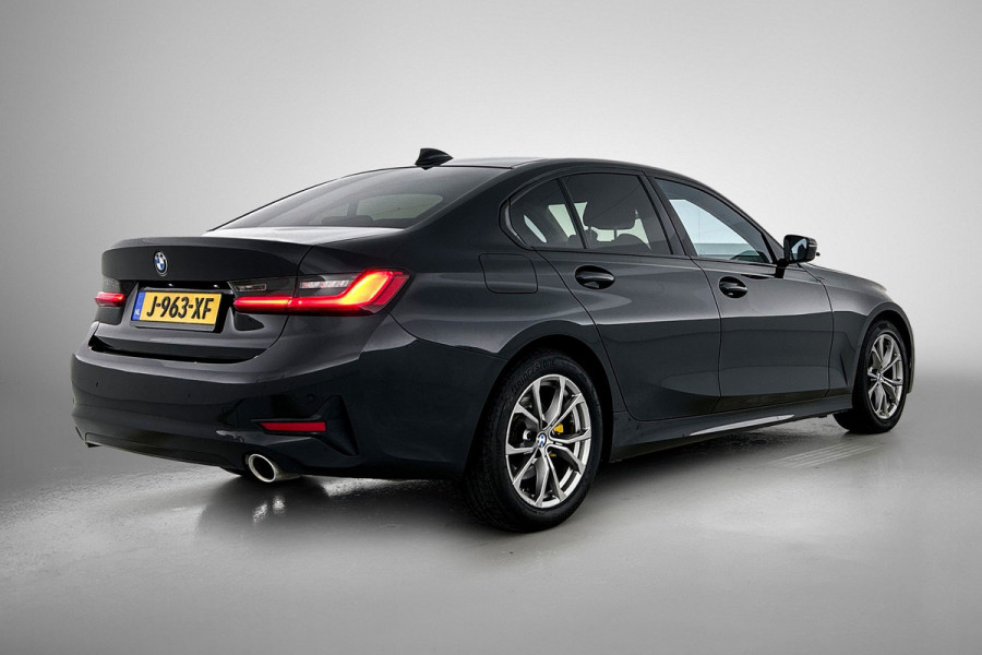 BMW 3-serie 320i Executive Edition(NL-auto, Dealer onderH, Navi Prof, StoelV, Sportstoelen, Parkeerhulp, Etc) BMW 3-serie 320i Executive Edition(NL-auto, Dealer onderH, Navi Prof, StoelV, Sportstoelen, Parkeerhulp, Etc)