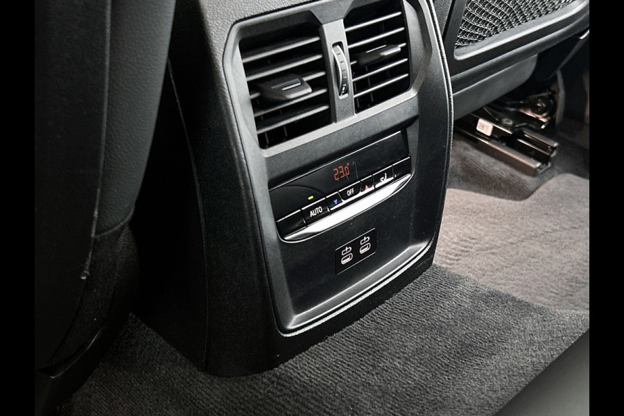 BMW 3-serie 320i Executive Edition(NL-auto, Dealer onderH, Navi Prof, StoelV, Sportstoelen, Parkeerhulp, Etc) BMW 3-serie 320i Executive Edition(NL-auto, Dealer onderH, Navi Prof, StoelV, Sportstoelen, Parkeerhulp, Etc)