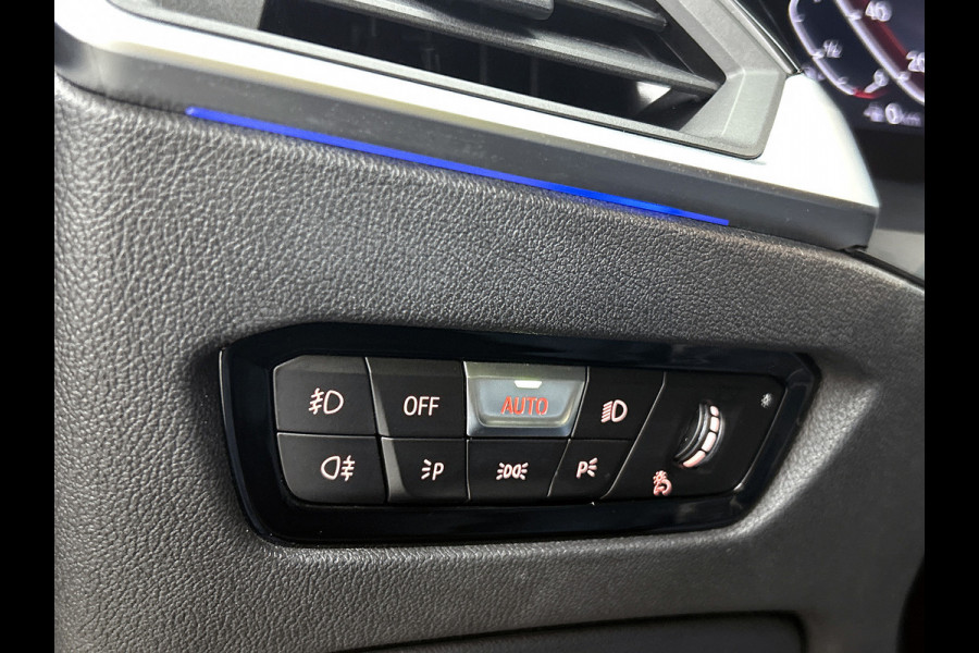 BMW 3-serie 320i Executive Edition(NL-auto, Dealer onderH, Navi Prof, StoelV, Sportstoelen, Parkeerhulp, Etc) BMW 3-serie 320i Executive Edition(NL-auto, Dealer onderH, Navi Prof, StoelV, Sportstoelen, Parkeerhulp, Etc)