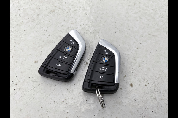 BMW 3-serie 320i Executive Edition(NL-auto, Dealer onderH, Navi Prof, StoelV, Sportstoelen, Parkeerhulp, Etc) BMW 3-serie 320i Executive Edition(NL-auto, Dealer onderH, Navi Prof, StoelV, Sportstoelen, Parkeerhulp, Etc)