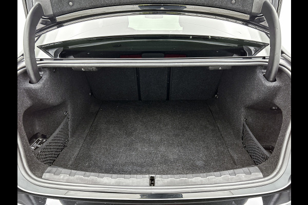 BMW 3-serie 320i Executive Edition(NL-auto, Dealer onderH, Navi Prof, StoelV, Sportstoelen, Parkeerhulp, Etc) BMW 3-serie 320i Executive Edition(NL-auto, Dealer onderH, Navi Prof, StoelV, Sportstoelen, Parkeerhulp, Etc)