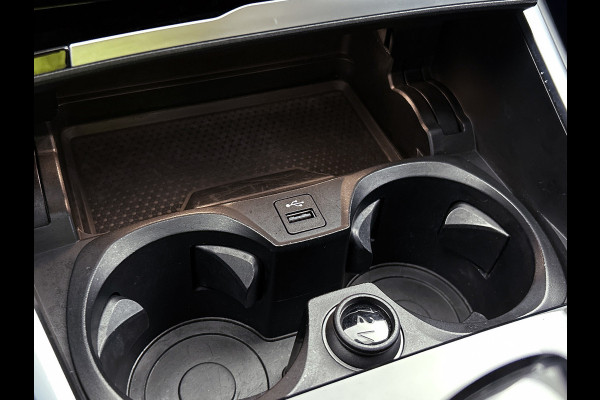 BMW 3-serie 320i Executive Edition(NL-auto, Dealer onderH, Navi Prof, StoelV, Sportstoelen, Parkeerhulp, Etc) BMW 3-serie 320i Executive Edition(NL-auto, Dealer onderH, Navi Prof, StoelV, Sportstoelen, Parkeerhulp, Etc)