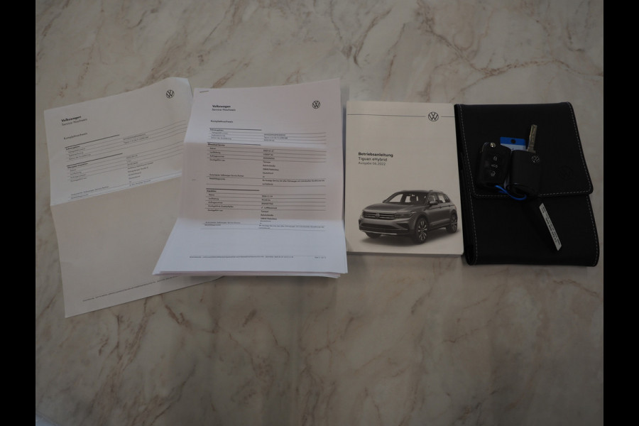 Volkswagen Tiguan 1.4 TSI eHybrid Elegance | Panoramadak | Massage | Trekhaak | Adaptive Cruise | Camera | Carplay