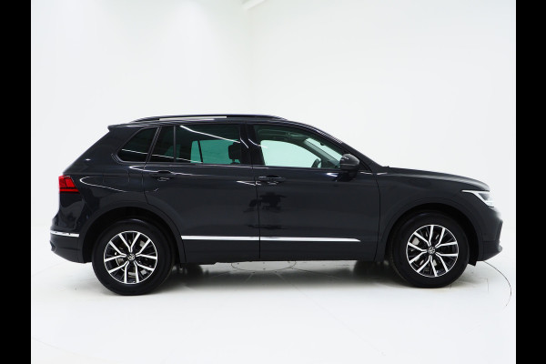 Volkswagen Tiguan 1.4 TSI eHybrid Elegance | Panoramadak | Massage | Trekhaak | Adaptive Cruise | Camera | Carplay