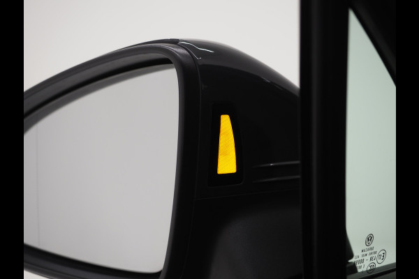 Volkswagen Tiguan 1.4 TSI eHybrid Elegance | Panoramadak | Massage | Trekhaak | Adaptive Cruise | Camera | Carplay