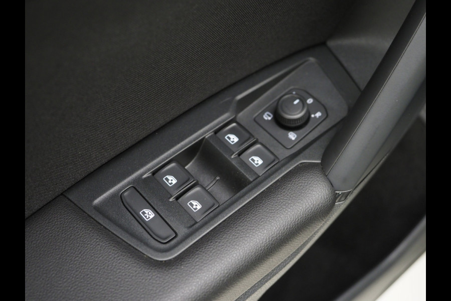 Volkswagen Tiguan 1.4 TSI eHybrid Elegance | Panoramadak | Massage | Trekhaak | Adaptive Cruise | Camera | Carplay