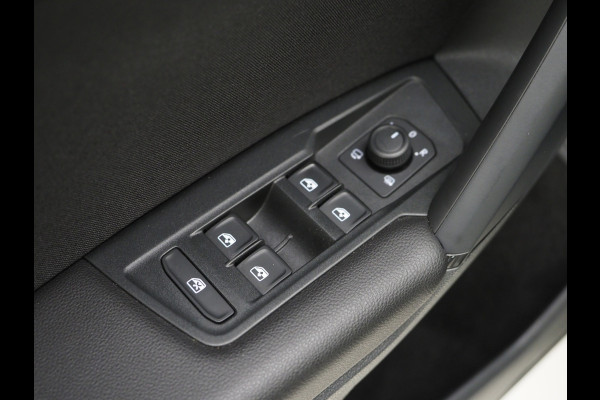 Volkswagen Tiguan 1.4 TSI eHybrid Elegance | Panoramadak | Massage | Trekhaak | Adaptive Cruise | Camera | Carplay