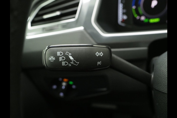 Volkswagen Tiguan 1.4 TSI eHybrid Elegance | Panoramadak | Massage | Trekhaak | Adaptive Cruise | Camera | Carplay
