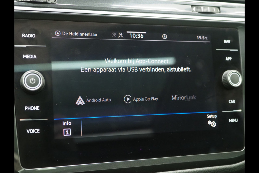 Volkswagen Tiguan 1.4 TSI eHybrid Elegance | Panoramadak | Massage | Trekhaak | Adaptive Cruise | Camera | Carplay