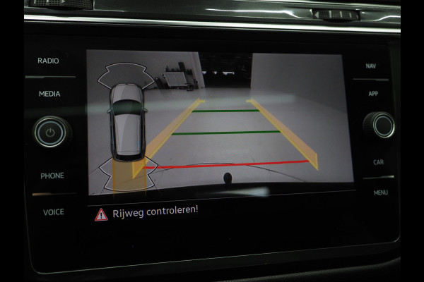 Volkswagen Tiguan 1.4 TSI eHybrid Elegance | Panoramadak | Massage | Trekhaak | Adaptive Cruise | Camera | Carplay