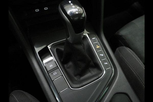 Volkswagen Tiguan 1.4 TSI eHybrid Elegance | Panoramadak | Massage | Trekhaak | Adaptive Cruise | Camera | Carplay
