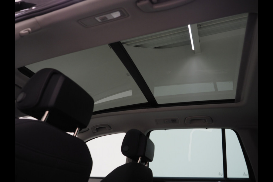 Volkswagen Tiguan 1.4 TSI eHybrid Elegance | Panoramadak | Massage | Trekhaak | Adaptive Cruise | Camera | Carplay